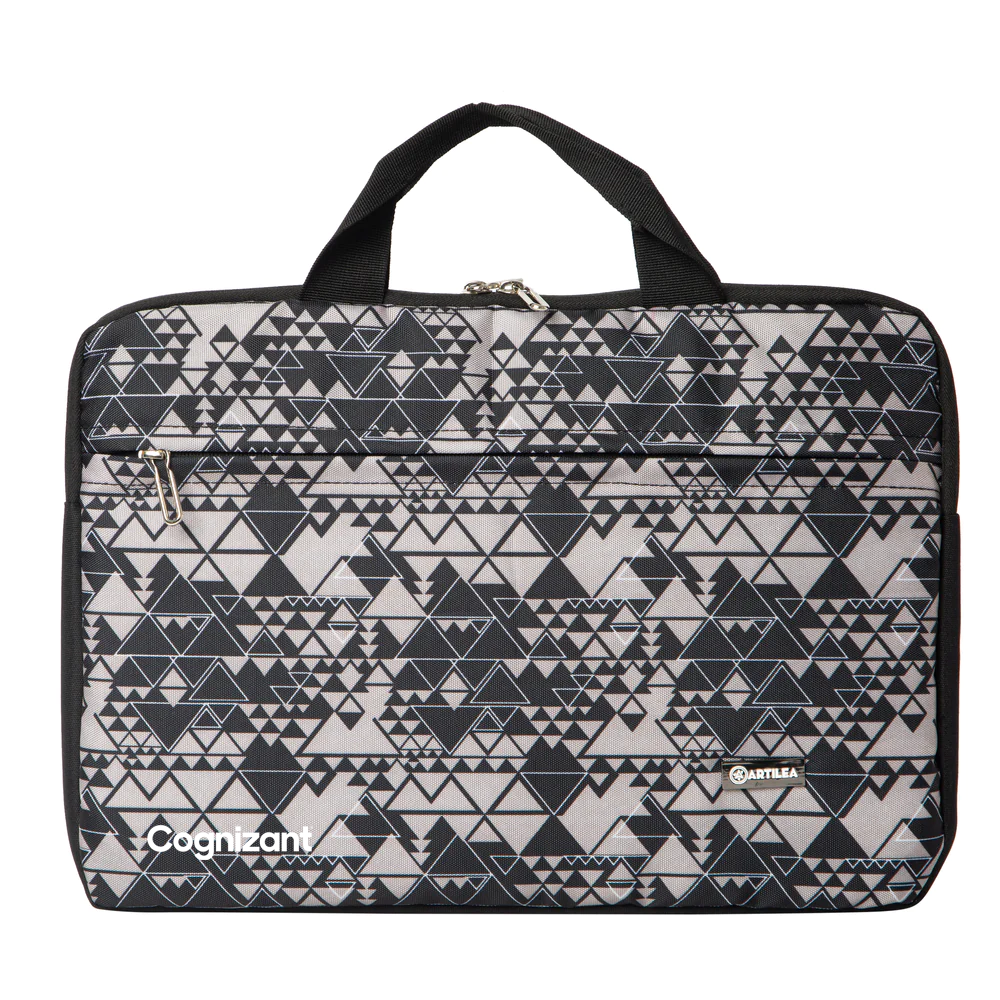 Elevate corporate gifting with our Slim laptop bag – a minimalist design crafted from durable STRONG Nylon Matty, featuring special padding for secure device storage.